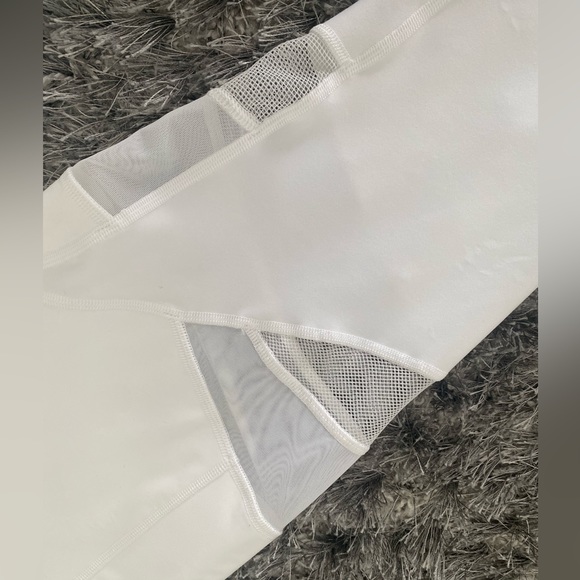 Lululemon Forget The Sweat 7/8 Tight | White | Size: 6 - Picture 2 of 6